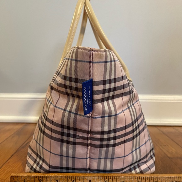 Beautiful Burberry Nylon Tote. Good Condition - Picture 5 of 9